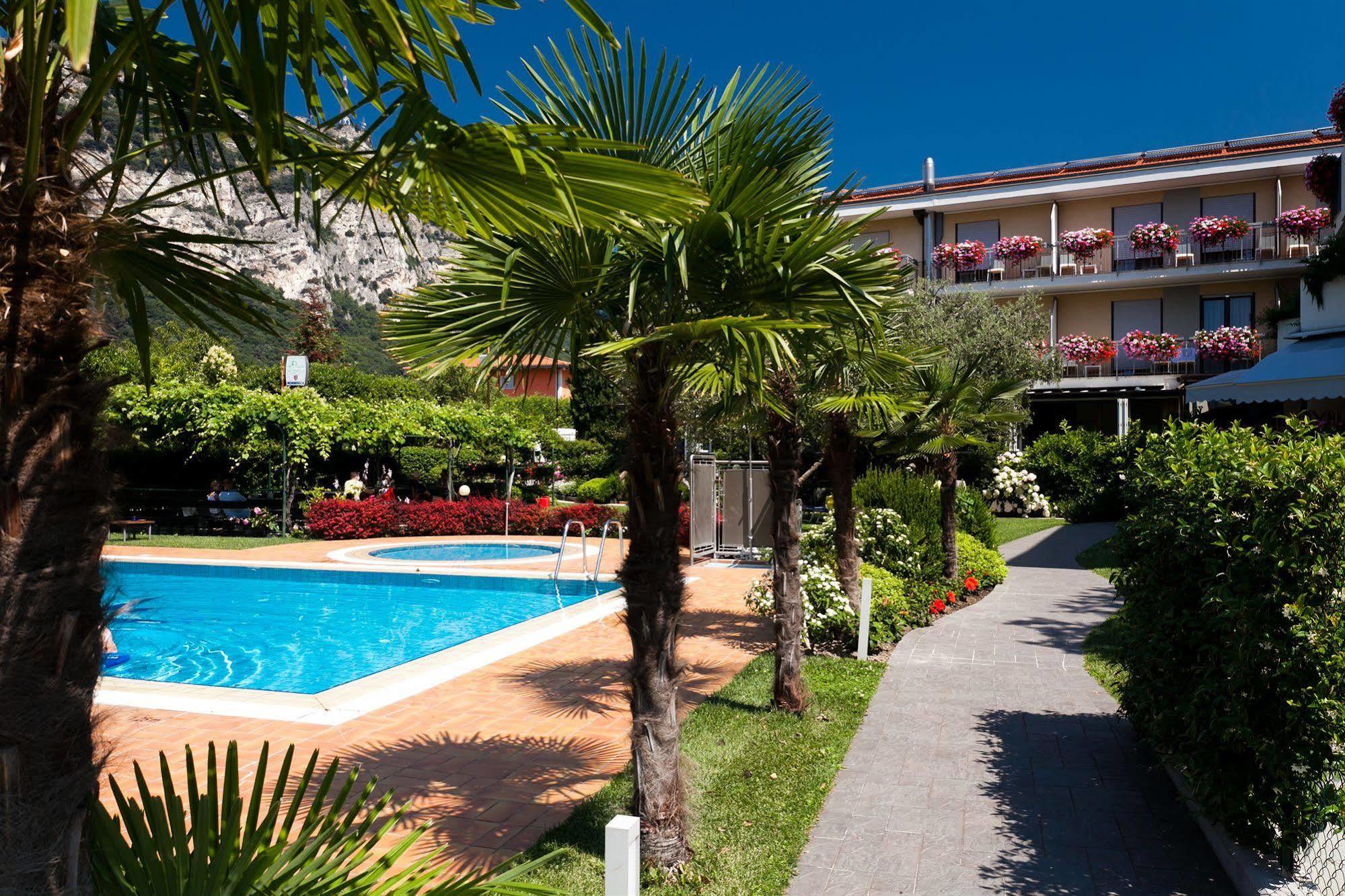 Sporthotel Villa Stella Torbole Sul Garda Extérieur photo